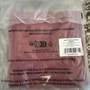 Adapt Fleck Seamless Shorts - Red